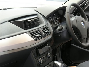 BMW X1（No.5）｜カーナビ（1DIN＋1DIN） 