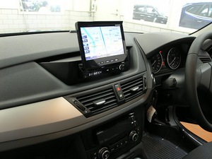 BMW X1（No.5）｜カーナビ（1DIN＋1DIN） 